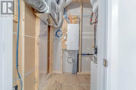 1136 Creekway Private Ottawa ON K2T 0S9