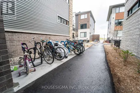 1136 Creekway Private Ottawa ON K2T 0S9