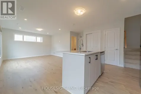 1136 Creekway Private Ottawa ON K2T 0S9