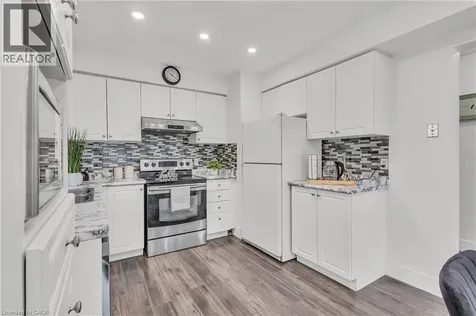 425 Erinbrook Drive Kitchener ON N2E 3S4