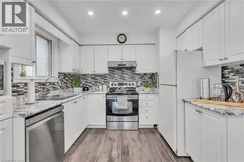 425 Erinbrook Drive Kitchener ON N2E 3S4