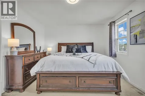 425 Erinbrook Drive Kitchener ON N2E 3S4