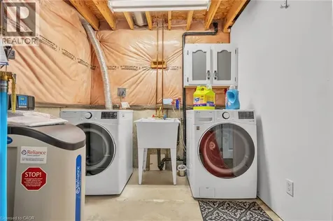 425 Erinbrook Drive Kitchener ON N2E 3S4