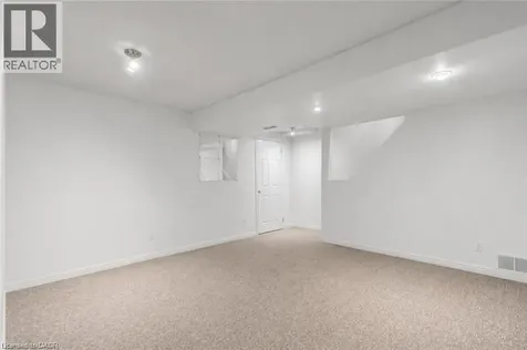 425 Erinbrook Drive Kitchener ON N2E 3S4