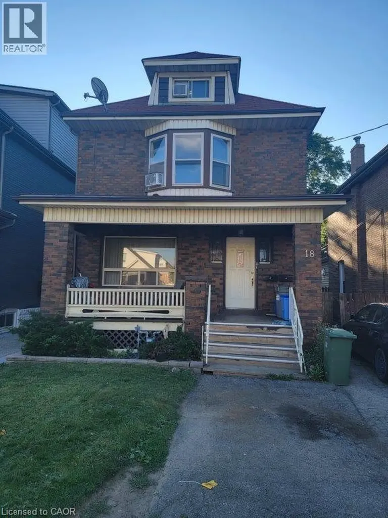 18 Huxley Avenue South Hamilton ON L8K 2P6