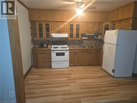 18 Huxley Avenue South Hamilton ON L8K 2P6