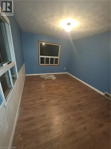 18 Huxley Avenue South Hamilton ON L8K 2P6