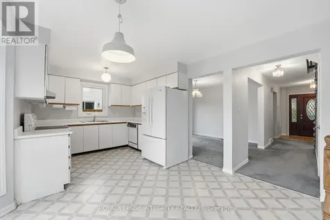 2133 Lenester Avenue Ottawa ON K2A 4A9