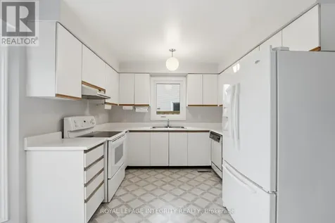 2133 Lenester Avenue Ottawa ON K2A 4A9