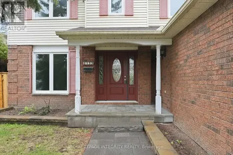 2133 Lenester Avenue Ottawa ON K2A 4A9
