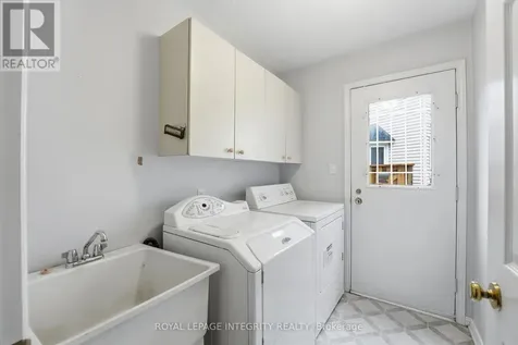 2133 Lenester Avenue Ottawa ON K2A 4A9