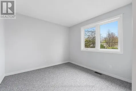 2133 Lenester Avenue Ottawa ON K2A 4A9