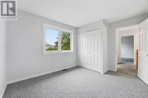 2133 Lenester Avenue Ottawa ON K2A 4A9