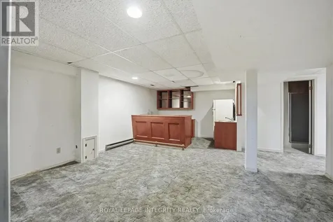 2133 Lenester Avenue Ottawa ON K2A 4A9