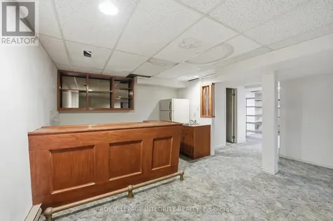 2133 Lenester Avenue Ottawa ON K2A 4A9