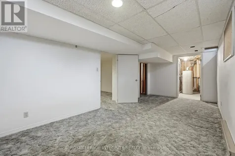 2133 Lenester Avenue Ottawa ON K2A 4A9
