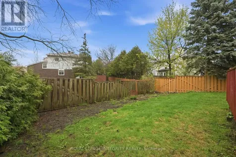 2133 Lenester Avenue Ottawa ON K2A 4A9