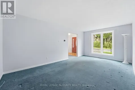 2133 Lenester Avenue Ottawa ON K2A 4A9