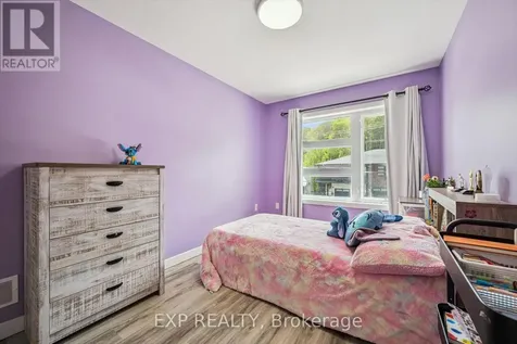 907 Robert Ferrie Drive Kitchener ON N2R 0P2