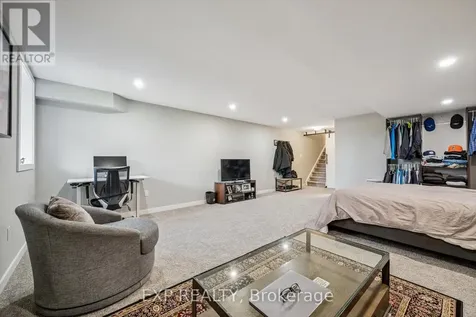 907 Robert Ferrie Drive Kitchener ON N2R 0P2