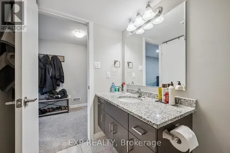 907 Robert Ferrie Drive Kitchener ON N2R 0P2