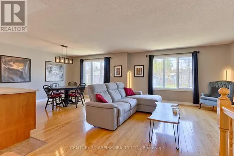 42 Oak Avenue Petawawa ON K8H 0B5