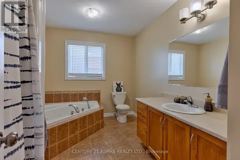 42 Oak Avenue Petawawa ON K8H 0B5
