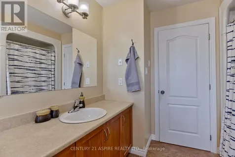 42 Oak Avenue Petawawa ON K8H 0B5