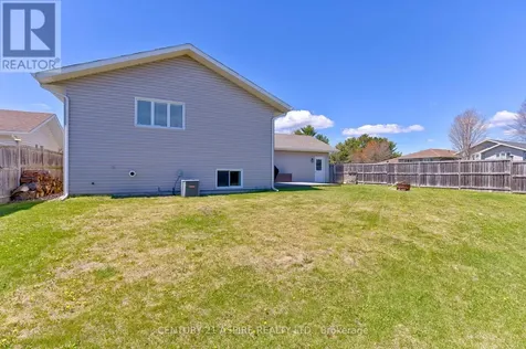 42 Oak Avenue Petawawa ON K8H 0B5