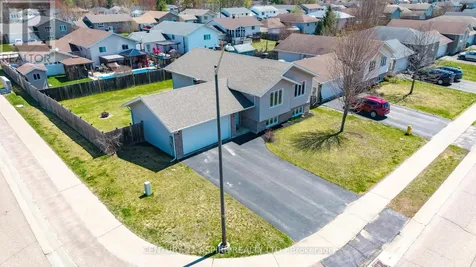 42 Oak Avenue Petawawa ON K8H 0B5