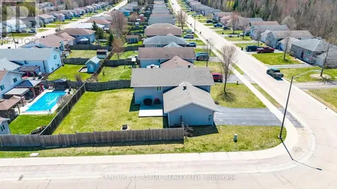 42 Oak Avenue Petawawa ON K8H 0B5