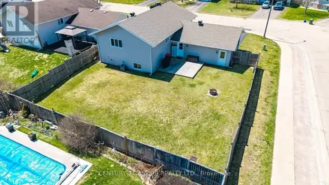 42 Oak Avenue Petawawa ON K8H 0B5