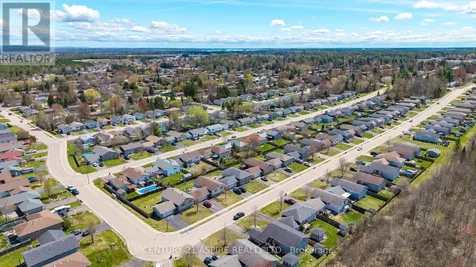42 Oak Avenue Petawawa ON K8H 0B5