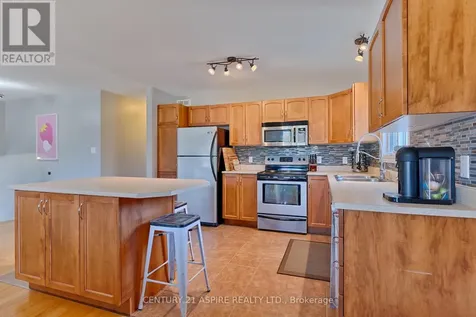 42 Oak Avenue Petawawa ON K8H 0B5