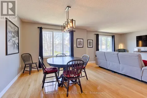 42 Oak Avenue Petawawa ON K8H 0B5