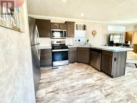 40 Shamrock Crescent Essa ON L3W 0A5