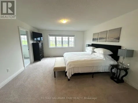 74 Phoenix Boulevard Barrie ON L9J 0P7