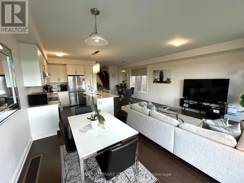 74 Phoenix Boulevard Barrie ON L9J 0P7