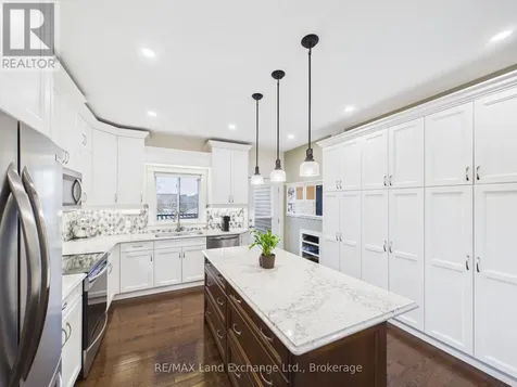 13 Lakefield Drive Kincardine ON N2Z 0C9