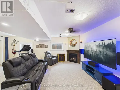13 Lakefield Drive Kincardine ON N2Z 0C9