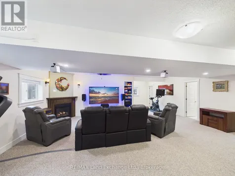 13 Lakefield Drive Kincardine ON N2Z 0C9