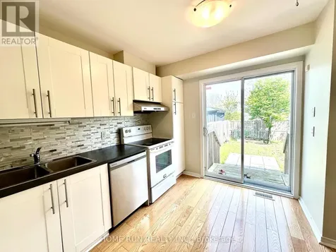 135 Kinross Private Ottawa ON K2K 3P9