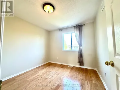 135 Kinross Private Ottawa ON K2K 3P9