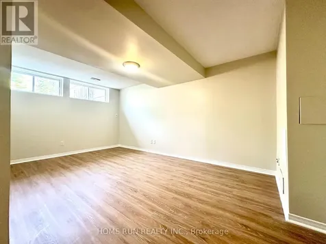 135 Kinross Private Ottawa ON K2K 3P9