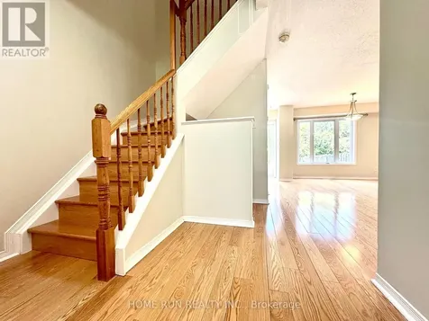 135 Kinross Private Ottawa ON K2K 3P9
