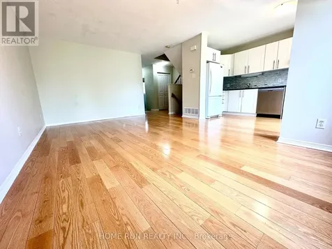 135 Kinross Private Ottawa ON K2K 3P9