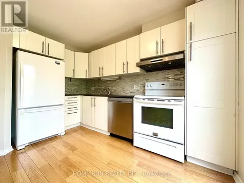 135 Kinross Private Ottawa ON K2K 3P9