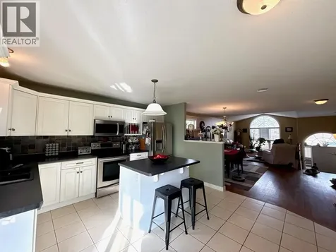 4015 Applewood Drive Petrolia ON N0N 1R0