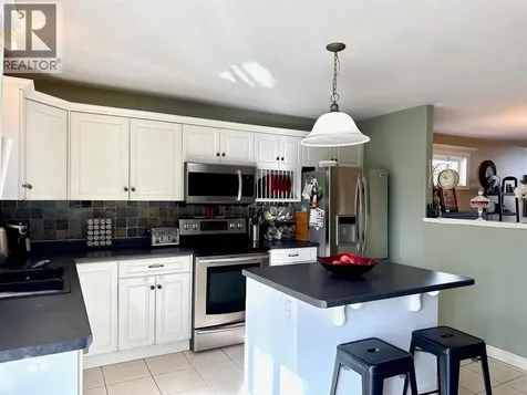 4015 Applewood Drive Petrolia ON N0N 1R0