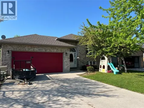 4015 Applewood Drive Petrolia ON N0N 1R0